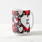 Rode, zwarte en witte harten en bloemen foto koffiemok (Voorkant rechts)
