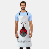 Rode zwarte en witte lijnhoeklak schort (Gedragen)