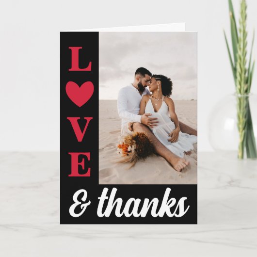 Rode Zwarte Typografie Liefde & Bedankt Trouwfoto (Voorkant)