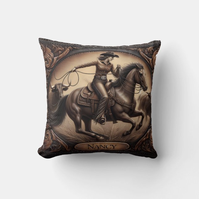 Rodeo-evenement met cowgirl en vee bij zonsonderga kussen (Voorkant)