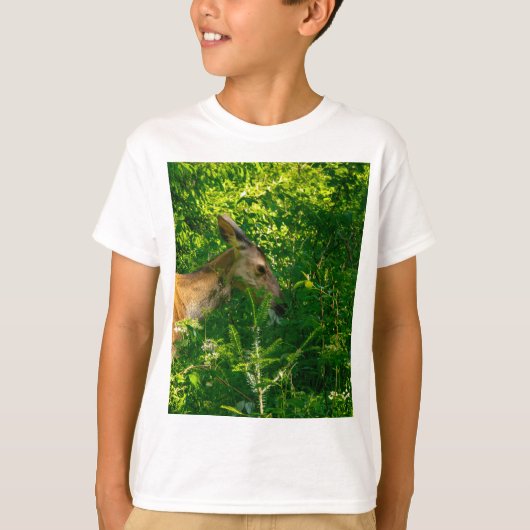Roe herten in het bos. t-shirt (Voorkant)