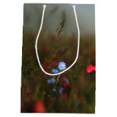 Roe in een Meadow Gift Bag Medium Cadeauzakje (Achterkant)