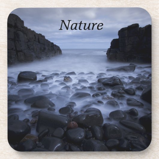 Roebels en Rocks langs de Ocean Shoreline Coaste Bier Onderzetter (Voorkant)