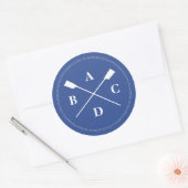 Roeien gekruiste roeiriemen monogram marine ronde sticker (Envelop)