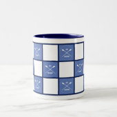 Roeiers roeiboot inspirerend blauwe vierkantjes tweekleurige koffiemok (Center)