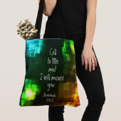 Roep Mij aan Ik zal Bijbelvers Jeremia 33:3 beantw Tote Bag (Dichtbij)