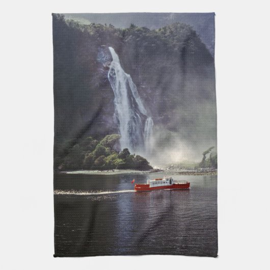 Roerende herfsten in Milford geluid - Nieuw-Zeelan Theedoek (Verticaal)