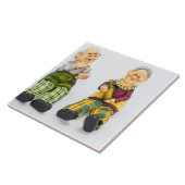 Roestaarfiguren van oud paar drink wijn tegeltje (Zijkant)