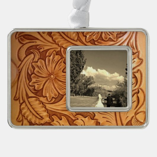 Roestbruin western landschapsleer verzilverd omlijst ornament (Voorkant)