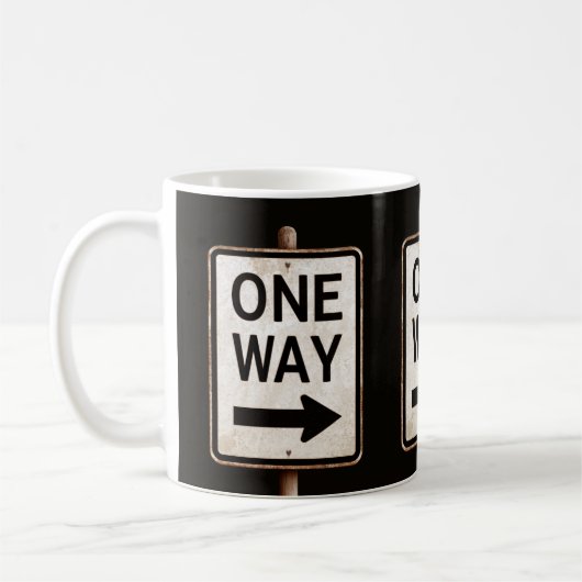Roestig ONE WAY straatbord uit de oude doos Koffiemok (Links)
