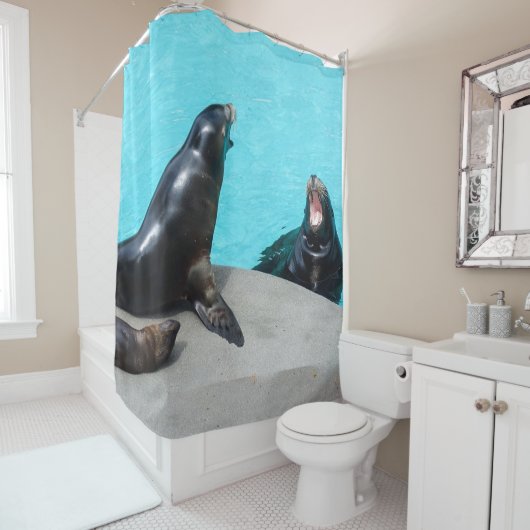 Röhrende brüllende Seelöwen in türkisem Wasser Douchegordijn (In situ)