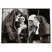 Roken Nuns fotografie Groot Cadeauzakje (Voorkant)