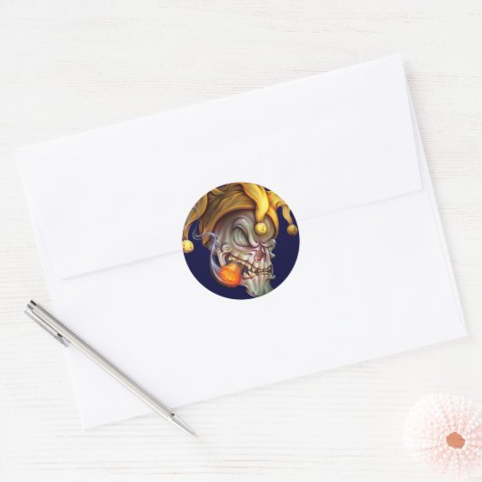Rokende nar schedel ronde sticker (Envelop)