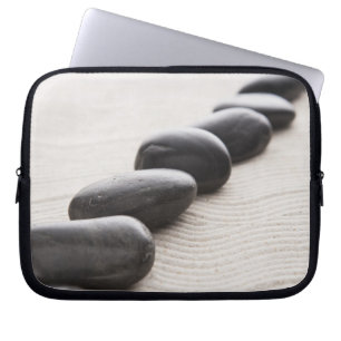 Rokken op zand laptop sleeve