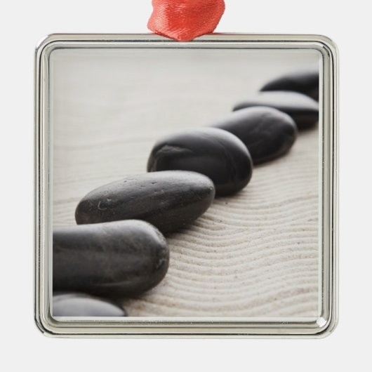 Rokken op zand metalen ornament (Voorkant)