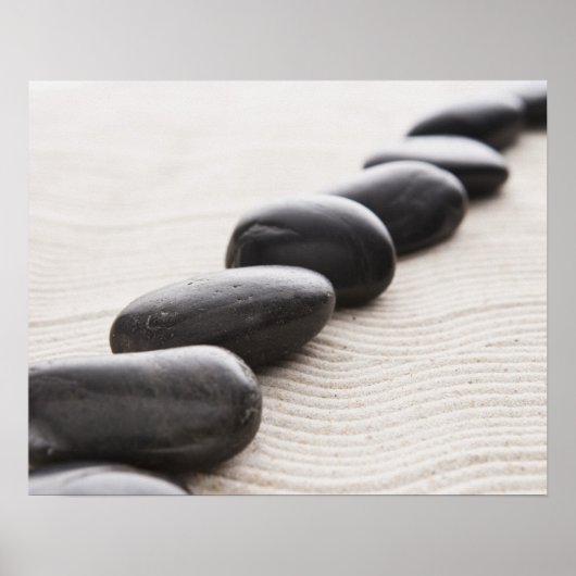 Rokken op zand poster (Voorkant)