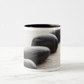 Rokken op zand tweekleurige koffiemok (Center)