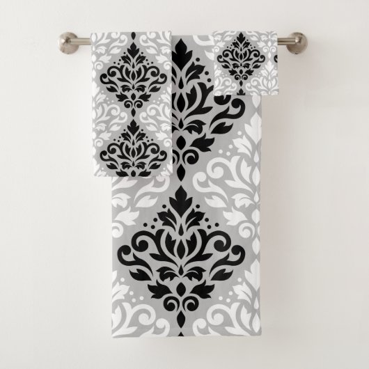 Rol Damask Gemengde Grootte Ptn B&W op Grijs Bad Handdoek (Insitu)