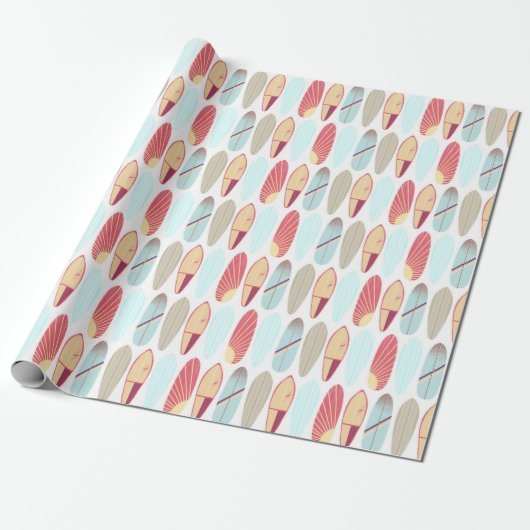 Rol, rood en blauw surfbord  cadeaupapier (Uitgerold)