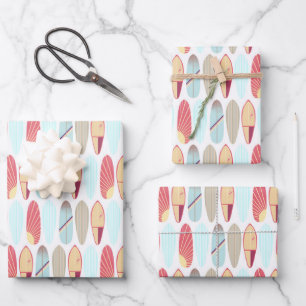 Rol, rood en blauw surfbord inpakpapier vel