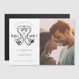 Rollen met IT-bride en groom-toiletpapier - foto