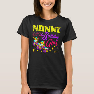 Rollende Schaatsen die Nonni van het geboortenmeis T-shirt
