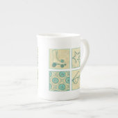 Roller Rink Woodblock Tekening door Chariklia Zarr Porselein Kop (Voorkant rechts)