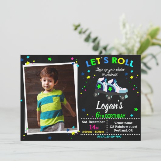 Rollers verjaardagsuitnodiging Jongen Skating-uitn Kaart (Staand voorkant)