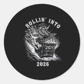 Rollin' Into 2026 Funny Cowboy Raccoon Happy New Y Ronde Sticker (Voorkant)