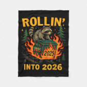 Rollin’ Into 2026 Funny Raccoon Dumpster Fire  Fleece Deken (Voorkant)