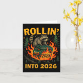 Rollin’ Into 2026 Funny Raccoon Dumpster Fire  Kaart (Gele Bloem)
