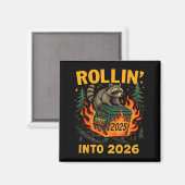 Rollin’ Into 2026 Funny Raccoon Dumpster Fire  Magneet (Voorkant / Achterkant)