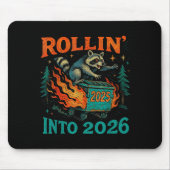 Rollin’ Into 2026 Funny Raccoon Dumpster Fire  Muismat (Voorkant)