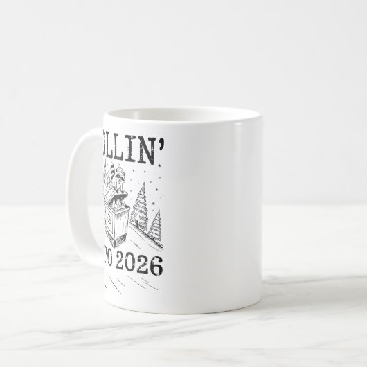 Rollin’ Into 2026 Raccoon Dumpster Fire New Year M Koffiemok (Voorkant links)