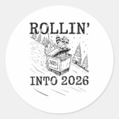 Rollin’ Into 2026 Raccoon Dumpster Fire New Year M Ronde Sticker (Voorkant)