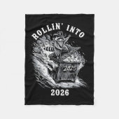 Rollin Into 2026 Raccoon Funny Dumpster Fire 2025  Fleece Deken (Voorkant)
