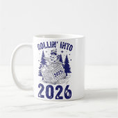 Rollin Into 2026 Raccoon Funny Dumpster Fire 2025  Koffiemok (Links)
