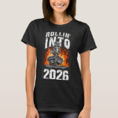 Rollin Into 2026 Raccoon Funny Dumpster Fire 2025  T-shirt (Voorkant)