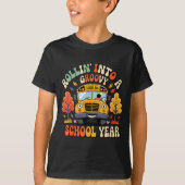 Rollin Into A Groovy School Year Retro School Bus  T-shirt (Voorkant)