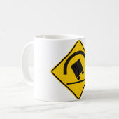 Rollover Hazard Highway Sign Koffiemok (Voorkant links)