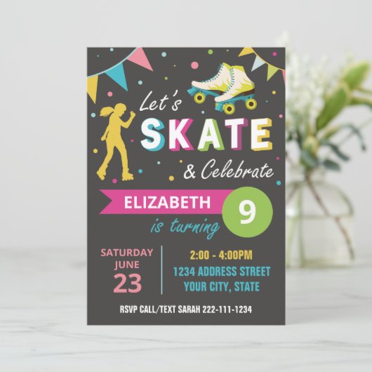 Rolschaatsen Verjaardagsfeestuitnodiging in zwart Kaart (Staand voorkant)