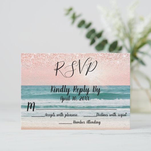 Romance aan zee: Elegant strand bruiloft RSVP (Staand voorkant)