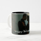 Romance in de Roos Hall voor Valentijnsdag Tweekleurige Koffiemok (Voorkant links)