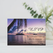 Romantic Beach Paars Sunset Weddenschap RSVP (Staand voorkant)