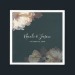 Romantic Blooms Elegant Floral Wedding Servet<br><div class="desc">Met luxe eigentijdse flair heeft dit unieke bloemenontwerp subtiele licht- en schaduwen met weelderige dubbele tulpen, witte bessen en IJslandse papavers. Het kleurenschema bevat gebroken witte bloemen met lichte tinten van bleke blos en een luxe diepe leisteen grijze achtergrond. Perfect voor bruiloften in elk seizoen van het jaar, dit ontwerp...</div>