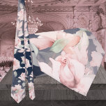 Romantic Blush & Navy Secret Garden Rozen Weddensc Stropdas<br><div class="desc">Een elegante blush roze waterverf schilderde de trouwelijke stropdas die overeenkomt met de Romantic Blush Pink Secret Garden Rozen Wedding uitnodiging. Dit stropdas is voorzien van een wazige roze scène met ecalyptus en een waterverf die roze wasachtergrond op blauw blauw.</div>