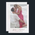 Romantic Blush Pink Cherry Blossom Foto Weduwschap Kaart<br><div class="desc">Een mooi ontwerp voor een lentevertrouwuitnodiging met een originele foto van roze kersbloesems en een unieke kalligrafie-lettertype aan de voorzijde die volumes romantische eenvoudige elegantie en zegeningen voor een nieuw begin spreekt, terwijl u op de achterkant van de kaart uw foto op een stoffige roze achtergrond kunt plaatsen of de...</div>