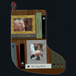 Romantic Book Lover Book Shelf Personalized Kleine Kerstsok<br><div class="desc">Pas deze voorraad aan met dit unieke boekenplankenontwerp met een draai van romance die twee fotomalplaatjes en drie sjablonen van de boektitel aanbiedt. De titels van het boek kunnen worden geschrapt als ongewenst door de tekst op het tekstgebied te schrappen. Als meer boektitels dan worden gewild verkies om verder aan...</div>