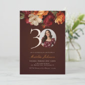 Romantic Burgundy Floral Photo 30th Birthday Kaart (Staand voorkant)