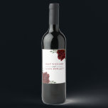 Romantic Burgundy Red Rose Wedding Verloving Wijn Etiket<br><div class="desc">Romantic Burgundy Red Rose Wedding Verloving Label Zie bijbehorend collectie in niche en nestwinkel</div>